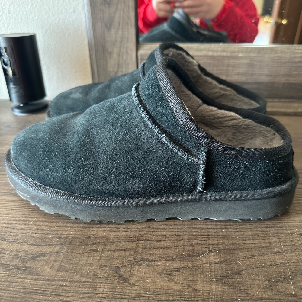 UGG Slide on classic slipper
